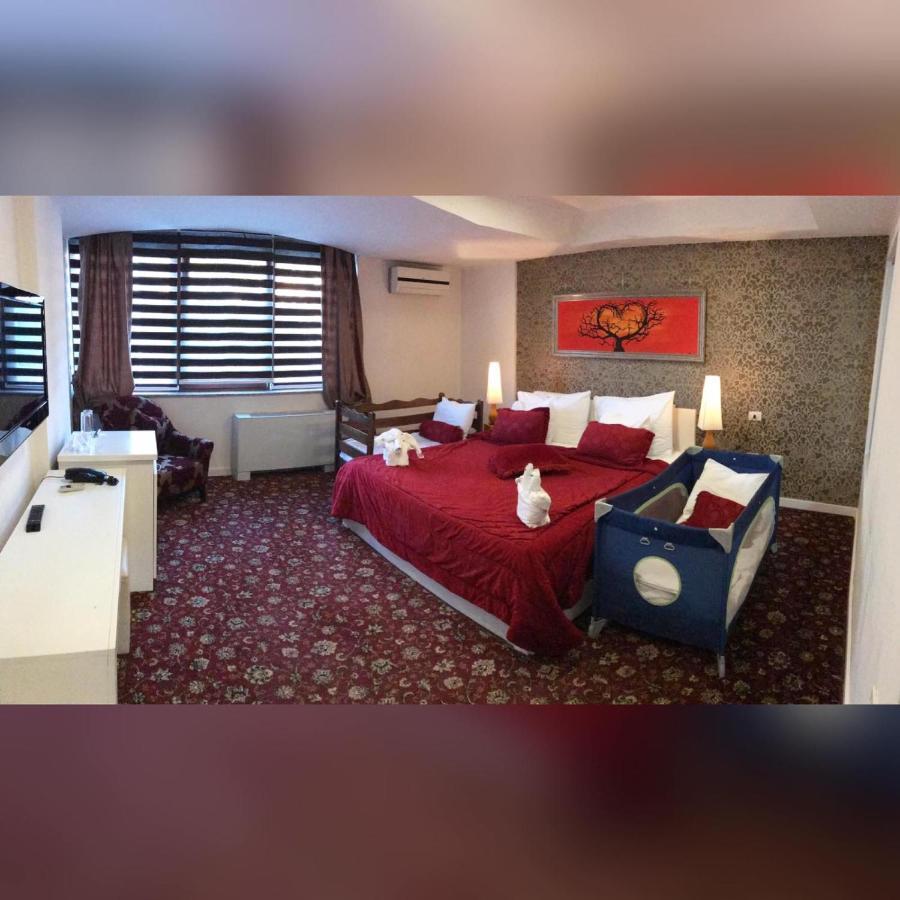 Theranda Hotel Prizren Exterior foto
